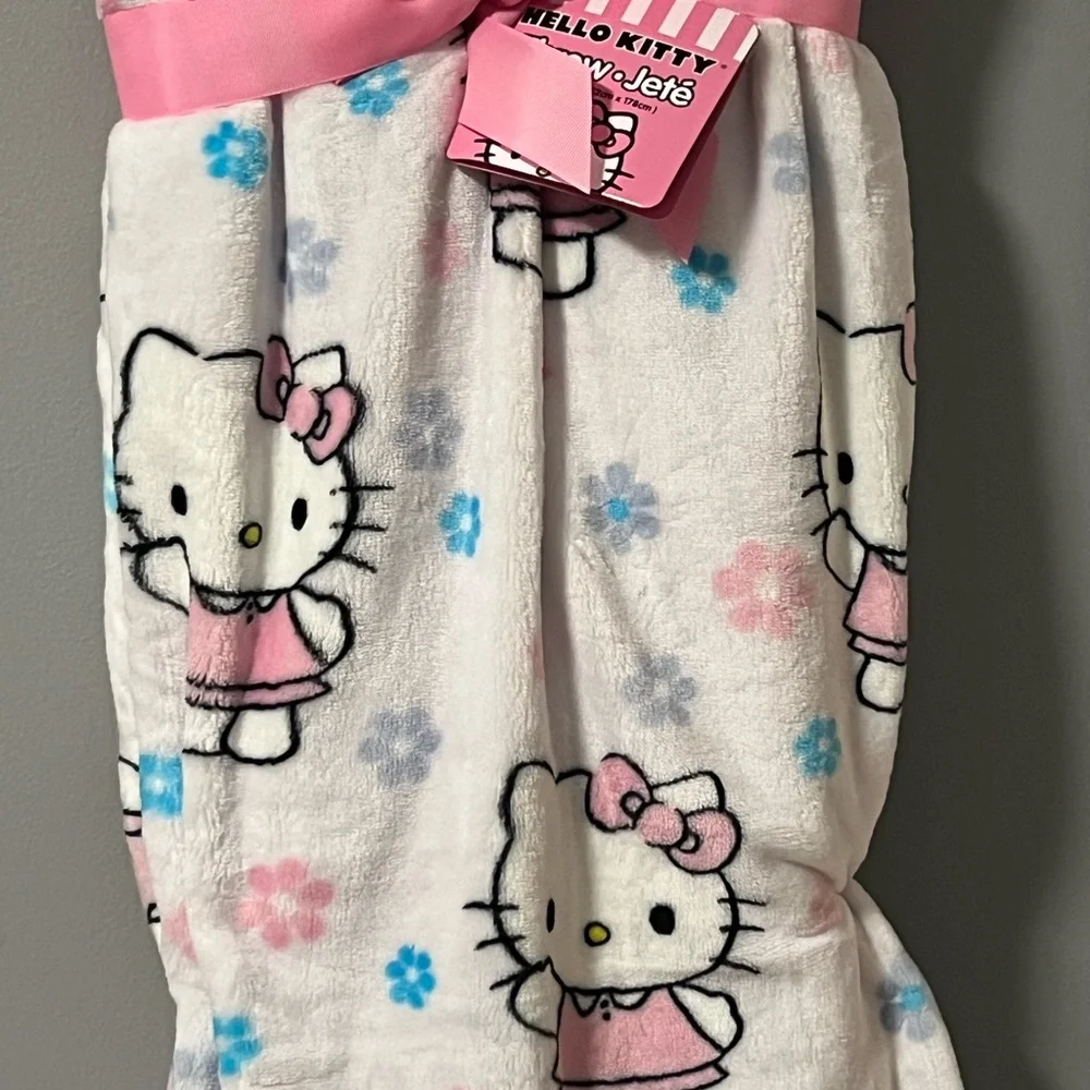 Hello kitty plush throw